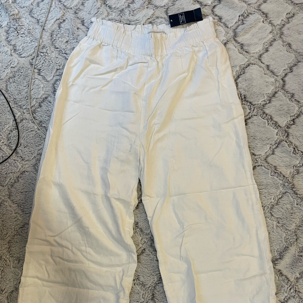 Abercrombie white elastic waistband trousers